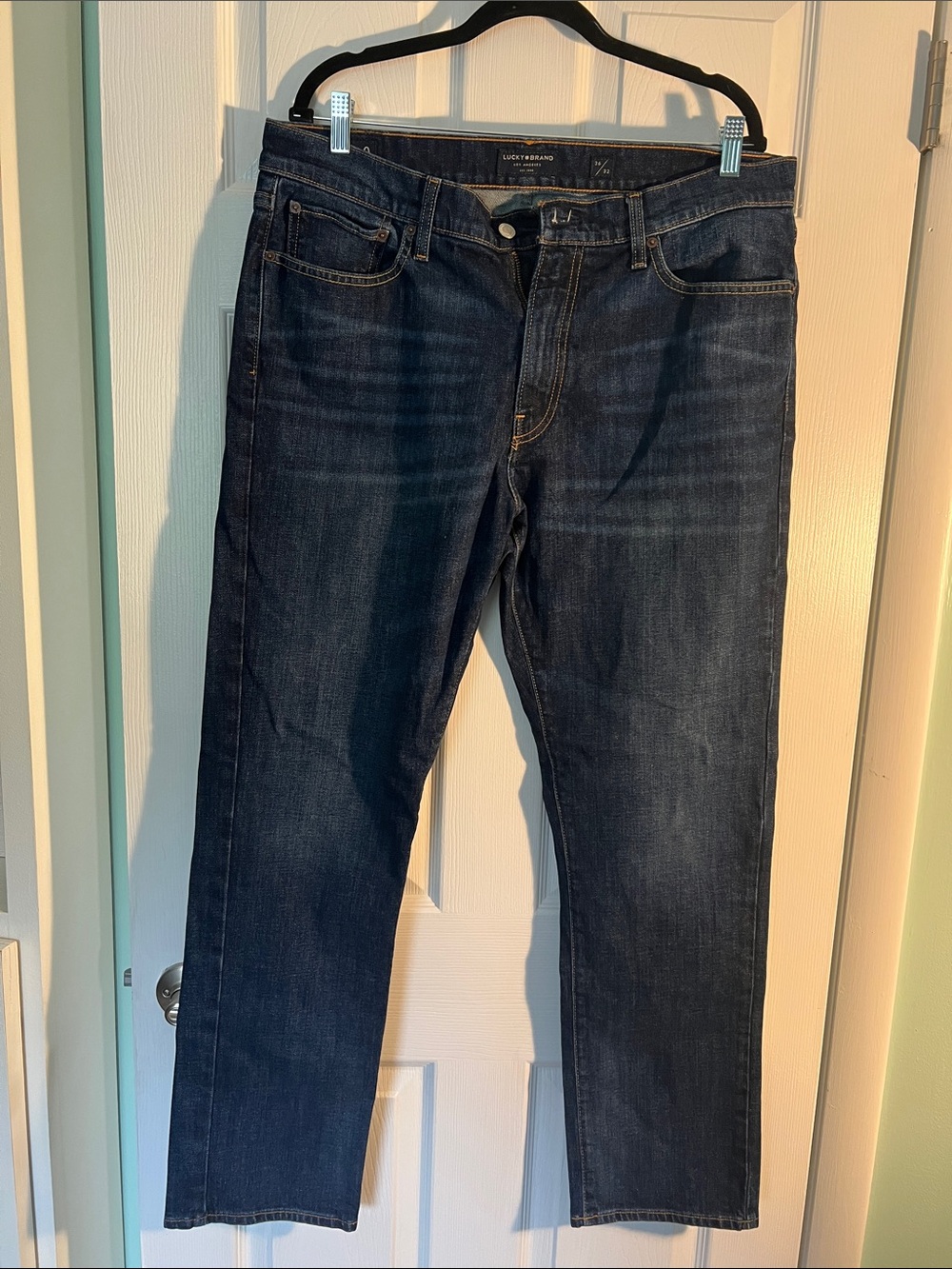 Men’s Lucky Brand 410 Athletic Slim - Size 36x32